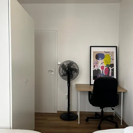 Two Modern With Complimentary Parking Apartman