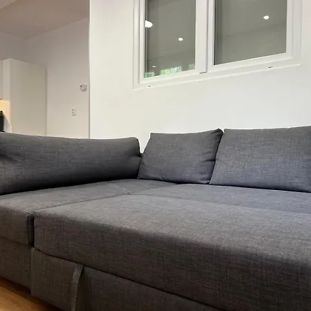 Two Modern With Complimentary Parking Apartman