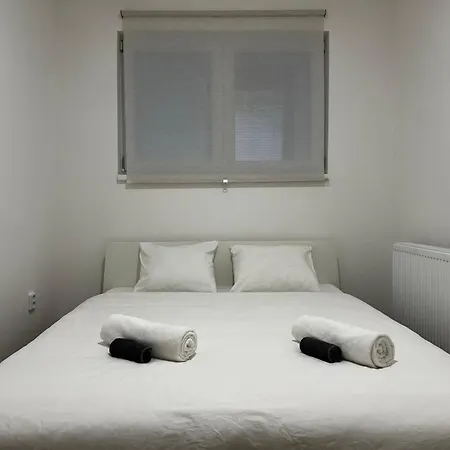 Two Apartments, Free Parking, Close To The Center Apartament