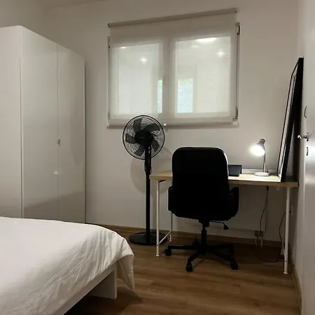 Two Apartments, Free Parking, Close To The Center Prague
