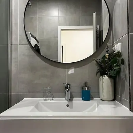 Two Apartments, Free Parking, Close To The Center * Prague