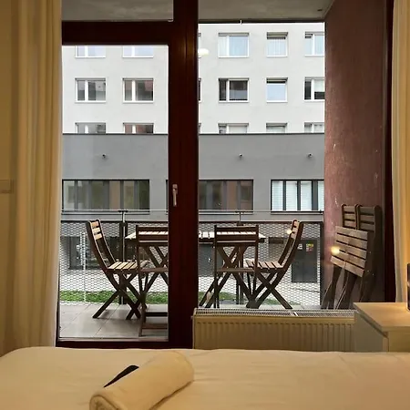 Two Apartments, Free Parking, Close To The Center Prague