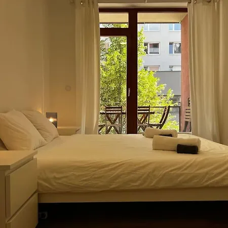 Two Apartments, Free Parking, Close To The Center * Prague