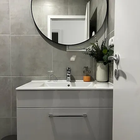 Two Apartments, Free Parking, Close To The Center *