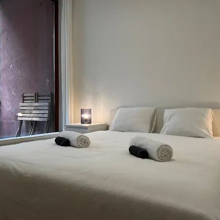 Two Apartments, Free Parking, Close To The Center Apartment *