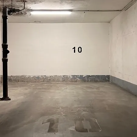 Two Modern With Complimentary Parking Apartament