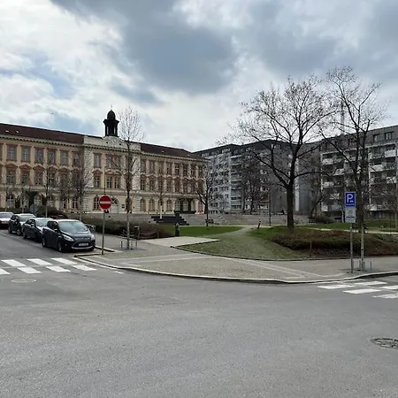 Two Apartments, Free Parking, Close To The Center Prag